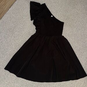 Women’s black one shoulder party dress